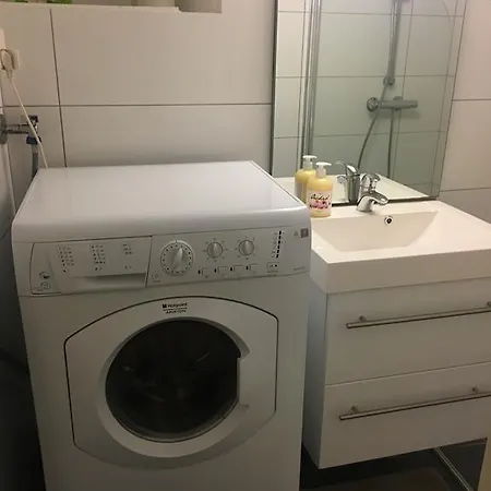 Urban Marken Hostel *